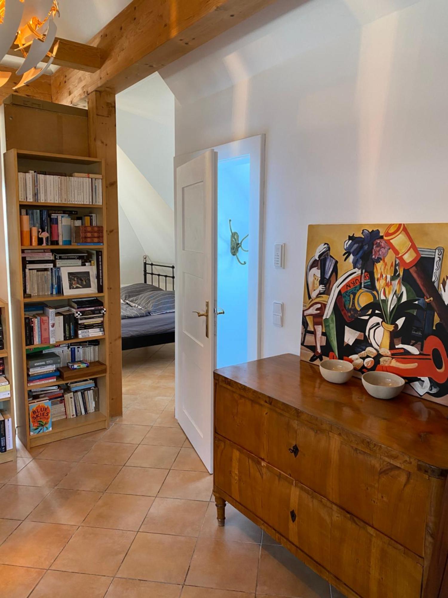 Helle Und Ruhige Dachgeschosswohnung München Kültér fotó